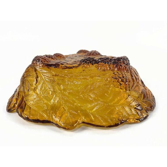 Amber Glass Raised Leaf Serving Dish Indiana Glass 7.25 x 7 Vintage - Picture 3 of 9